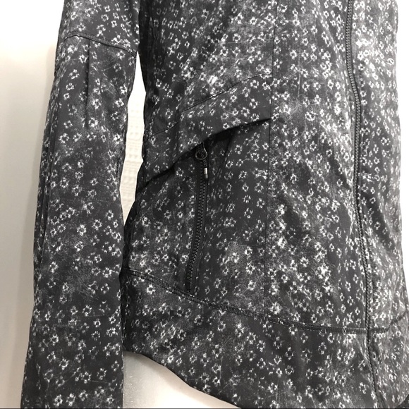 Lululemon Jacket - Picture 5 of 9